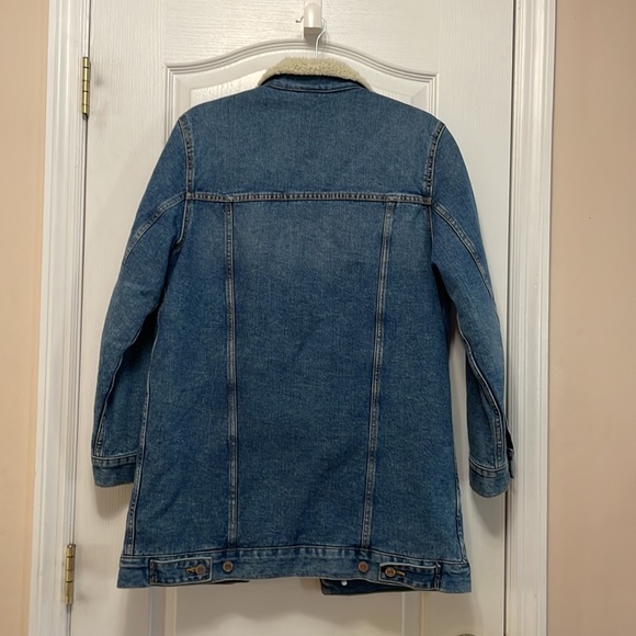 Sherpa-lined Denim Jacket - Picture 6 of 9